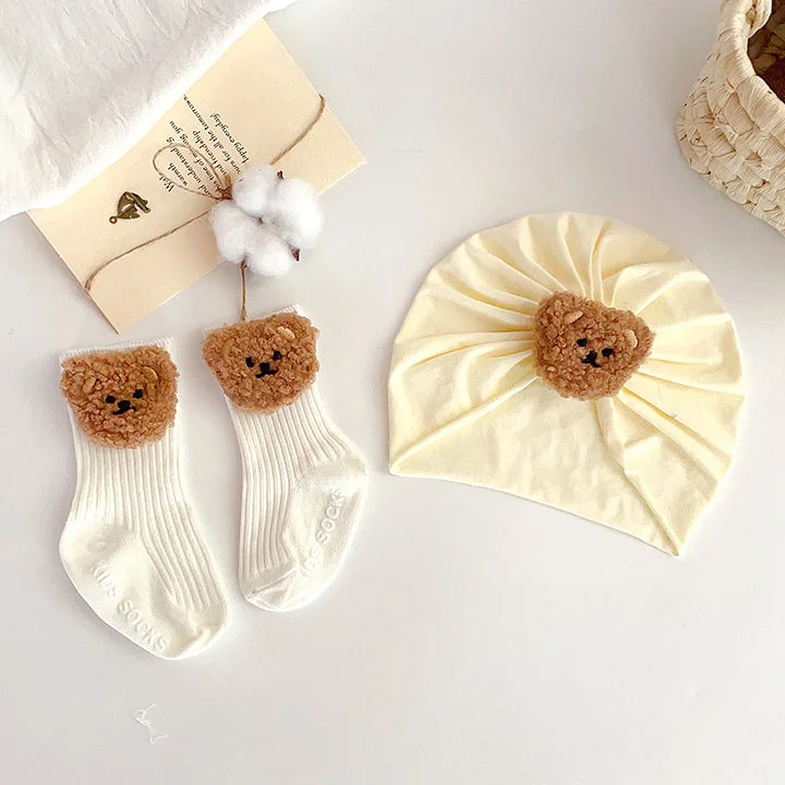 Cute 2-piece baby hat and socks set (Shipping within 24 hours)