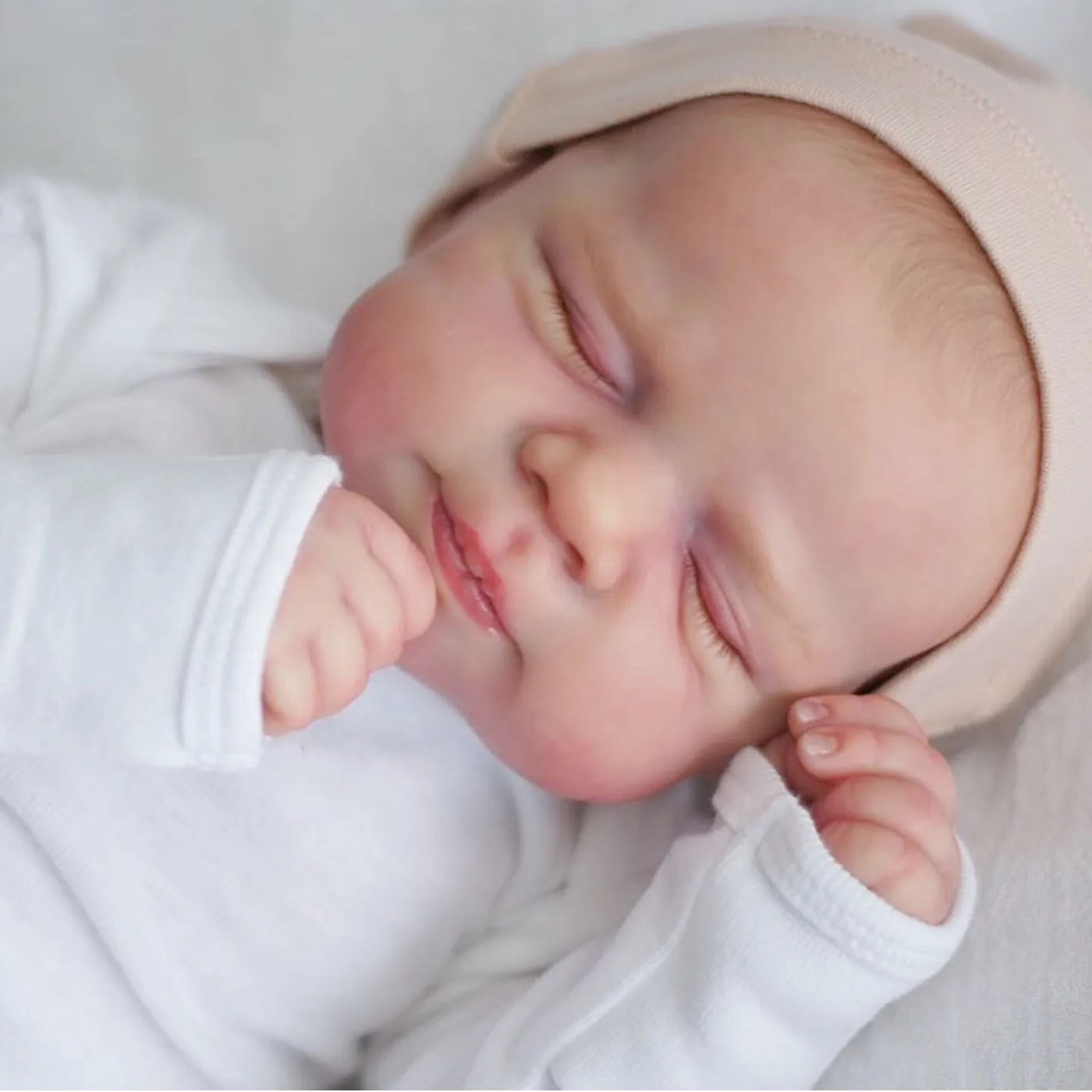 19 Inch Lifelike Close Eyes Reborn Doll Boys/Girls