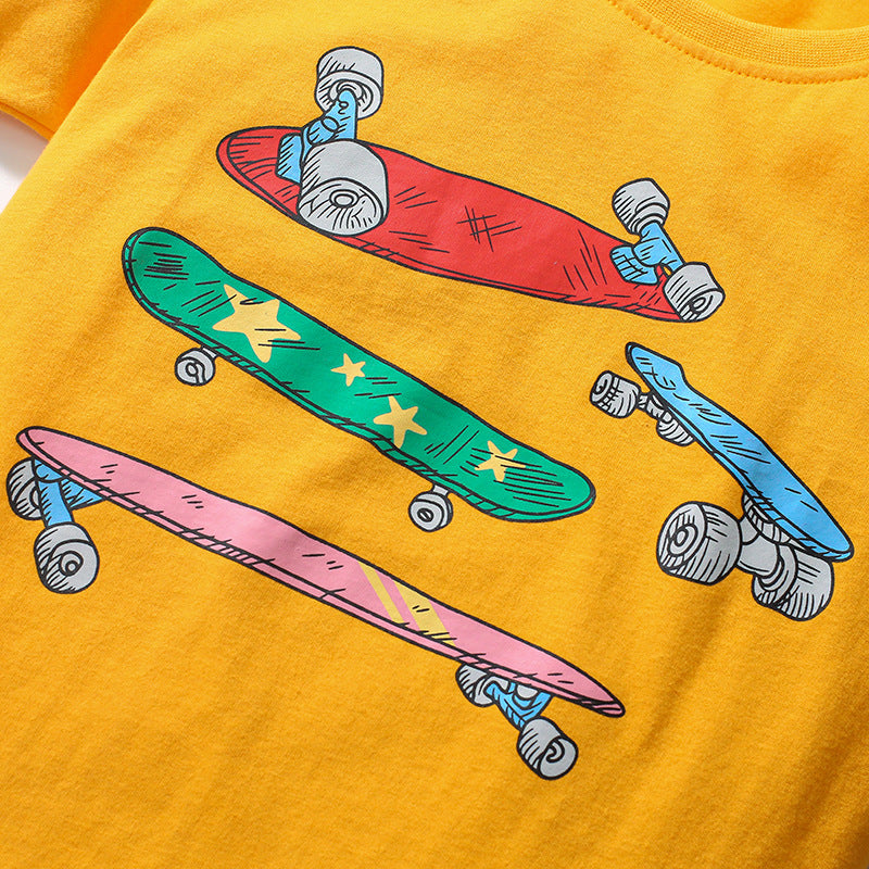 Short-sleeved boy's T-shirt with skateboard print in cotton