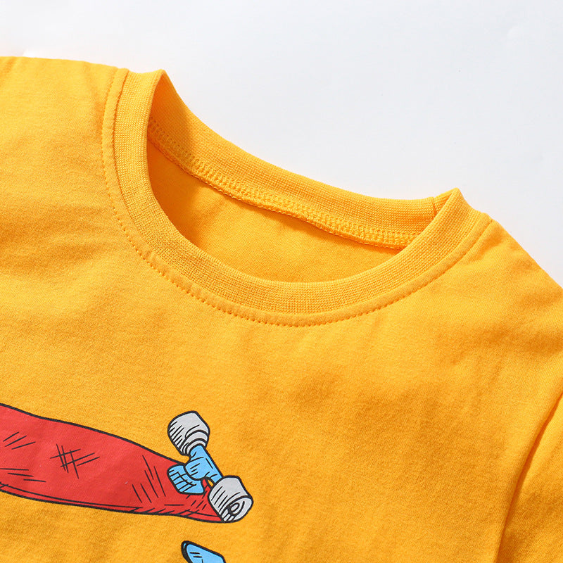 Short-sleeved boy's T-shirt with skateboard print in cotton