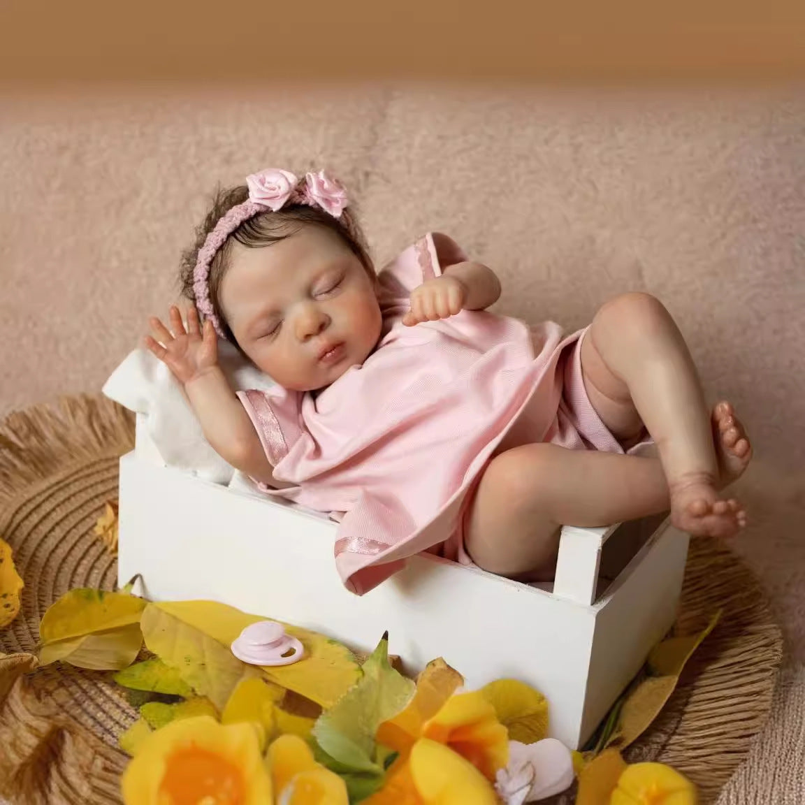 Leila 25cm reborn doll with short hair - Luna