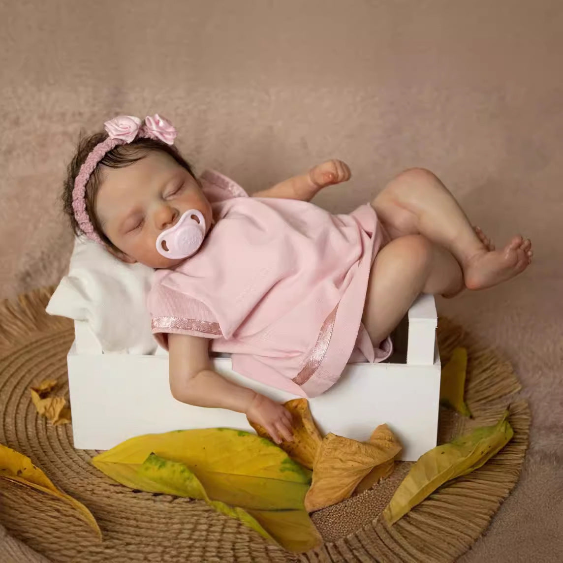 Leila 25cm reborn doll with short hair - Luna