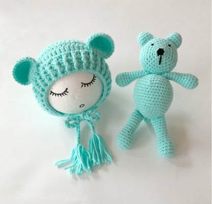 Cute knitted bear with hat and toy 2-piece set