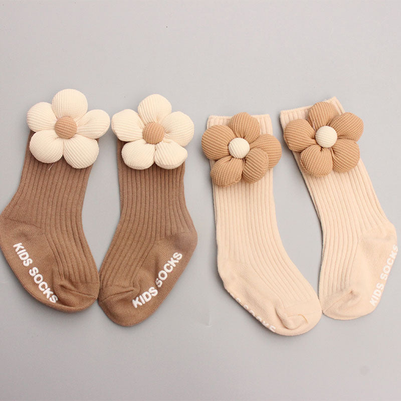 2-piece set with cute flower girl hat and socks