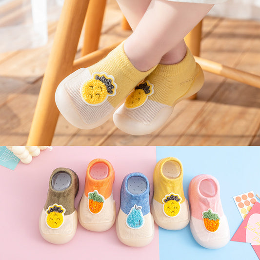 Warm baby shoes with soft fruit sole