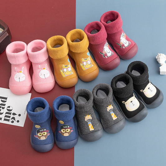 Warm baby shoes with cartoon applique soft sole