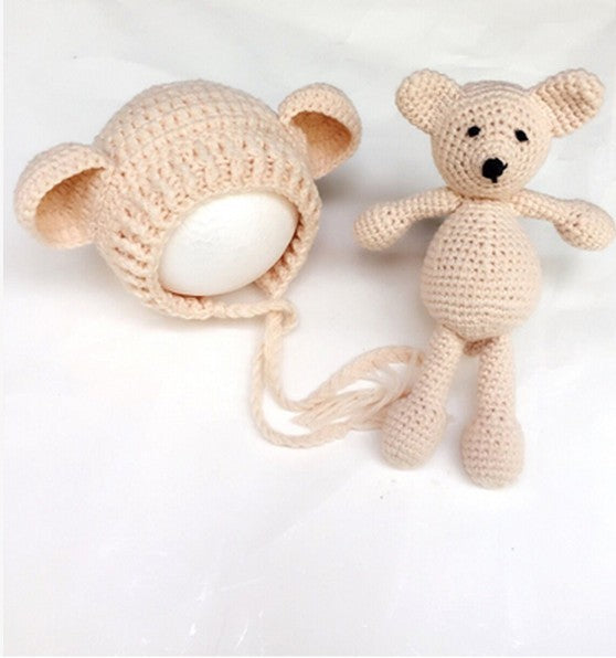 Cute knitted bear with hat and toy 2-piece set