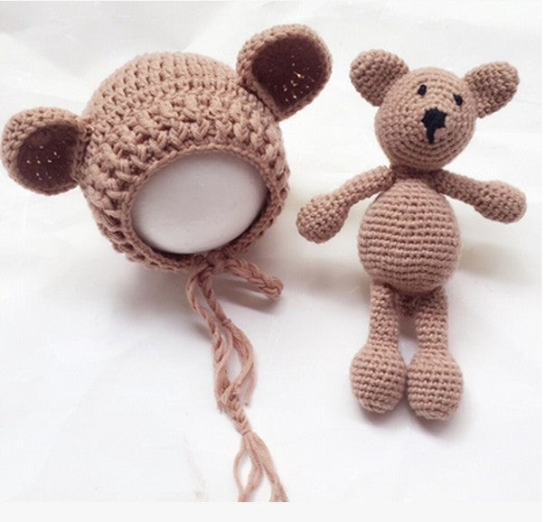 Cute knitted bear with hat and toy 2-piece set