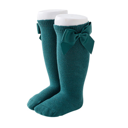 Loose socks in solid color with large knee-high butterfly