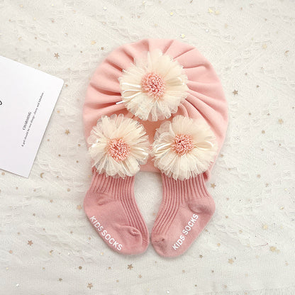 Bellissimo set di 2 pezzi con cappello e calzini per bambini con fiori in pizzo