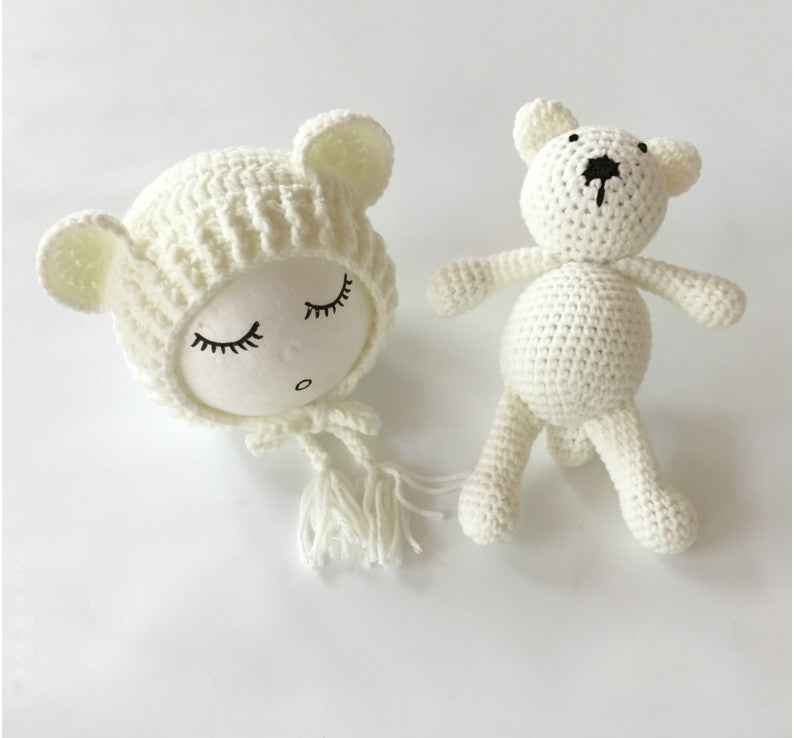 Cute knitted bear with hat and toy 2-piece set