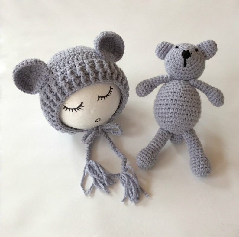 Cute knitted bear with hat and toy 2-piece set