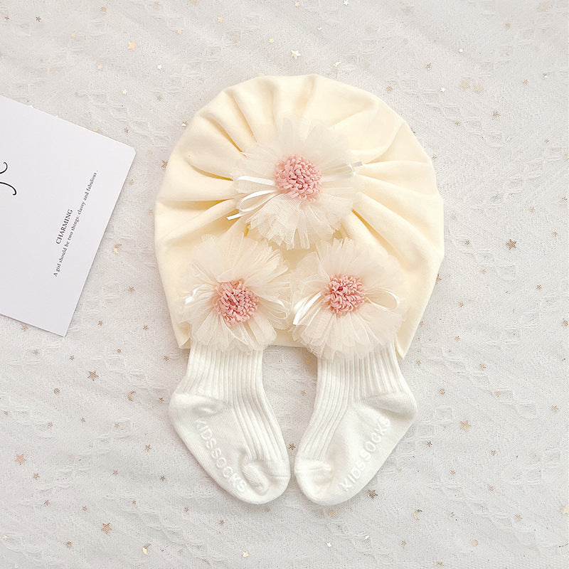 Bellissimo set di 2 pezzi con cappello e calzini per bambini con fiori in pizzo